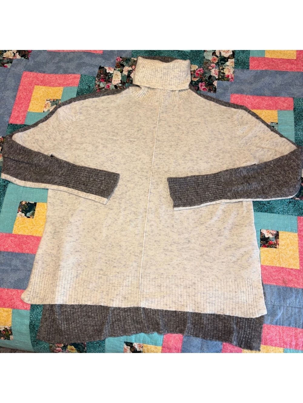Athleta $128 62% Merino Wool Woman’s M Ultra Soft Turtleneck Sweater Medium Cozy - Picture 3 of 8